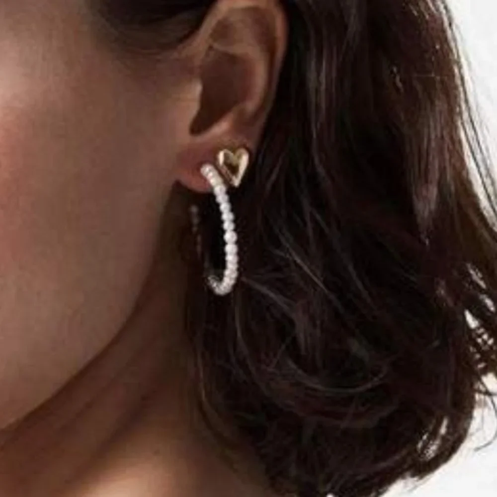 Lele Sadoughi Ashford Heart Stud Earrings - Picture 2 of 2